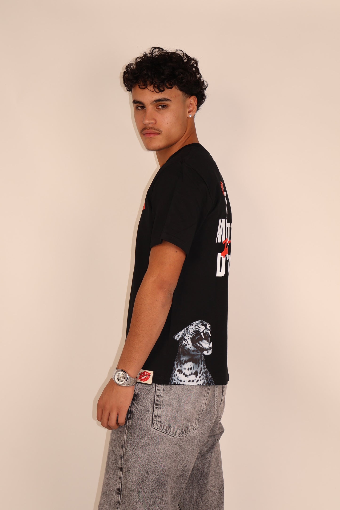 t-shirt original Même les méchants rêvent d'amour